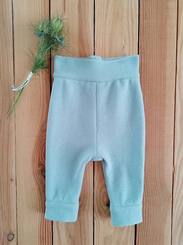 Lange Hose mit hohem Bund